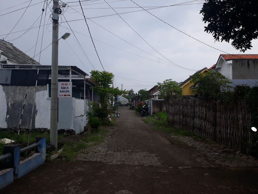 foto gerbang perumahan Alam Elok 3 Singotrunan