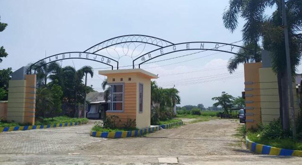 foto gerbang perumahan Sambirejo Regency