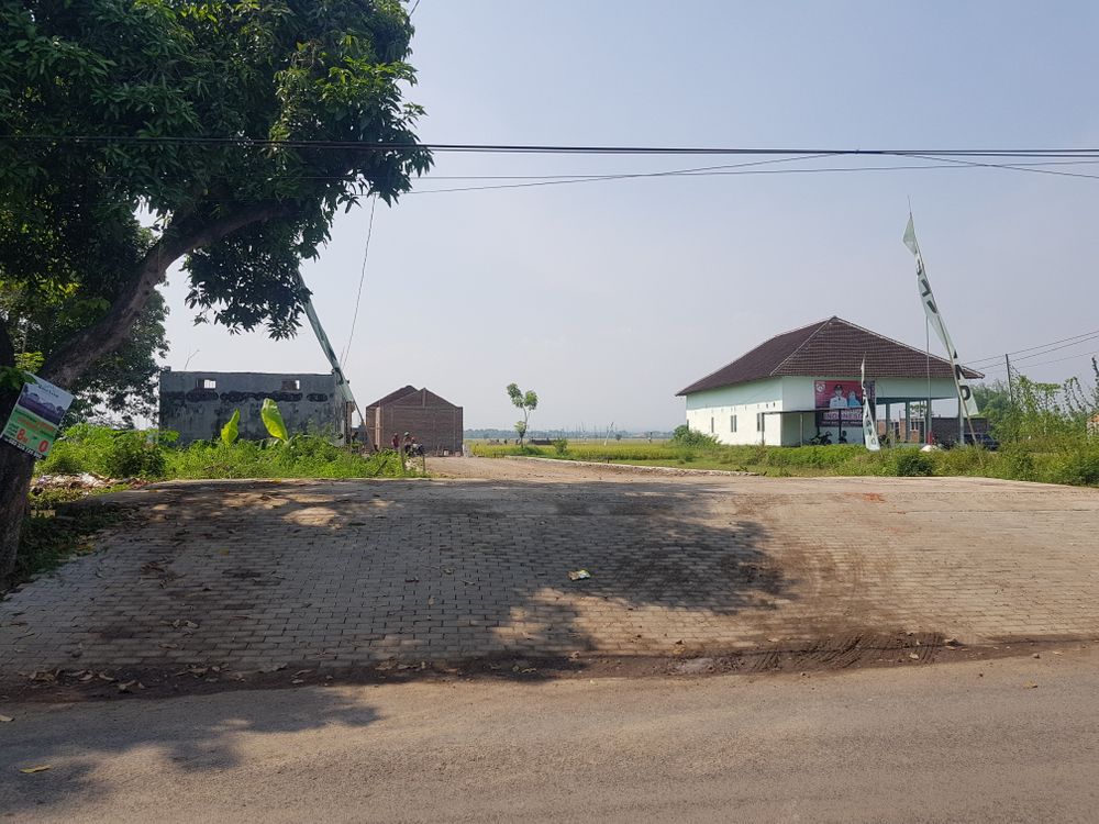 foto gerbang perumahan BULU LAND