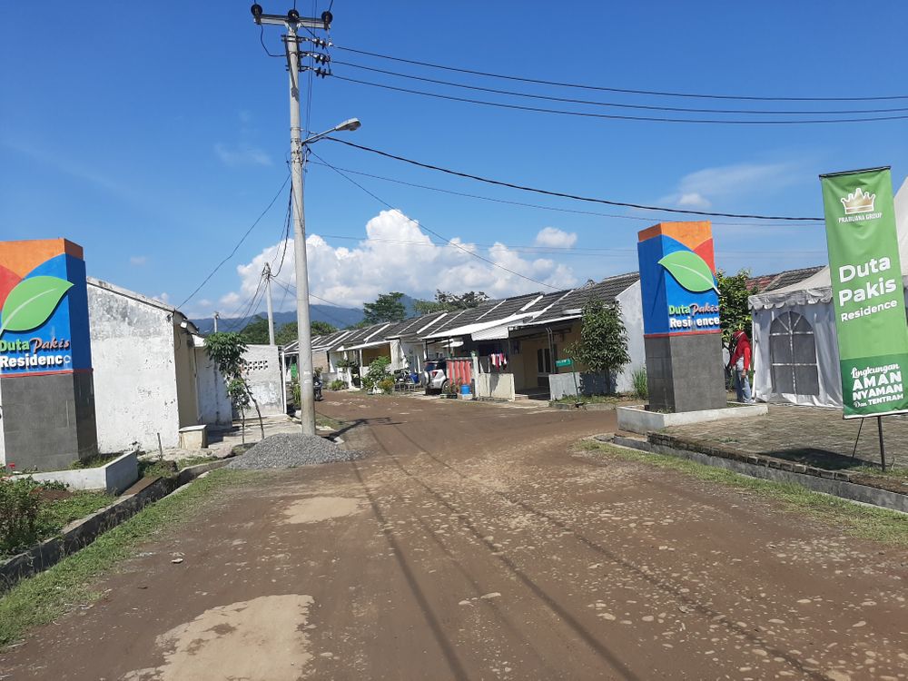 foto gerbang perumahan DUTA PAKIS TAHAP 4