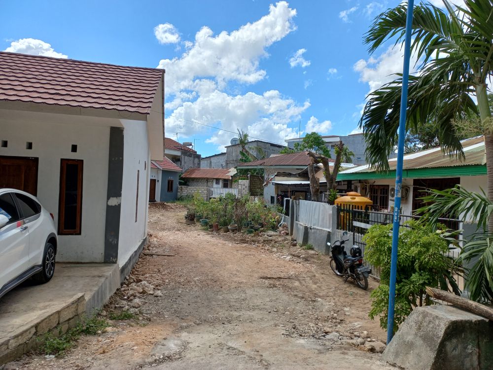 foto gerbang perumahan Gua Lordes Residence