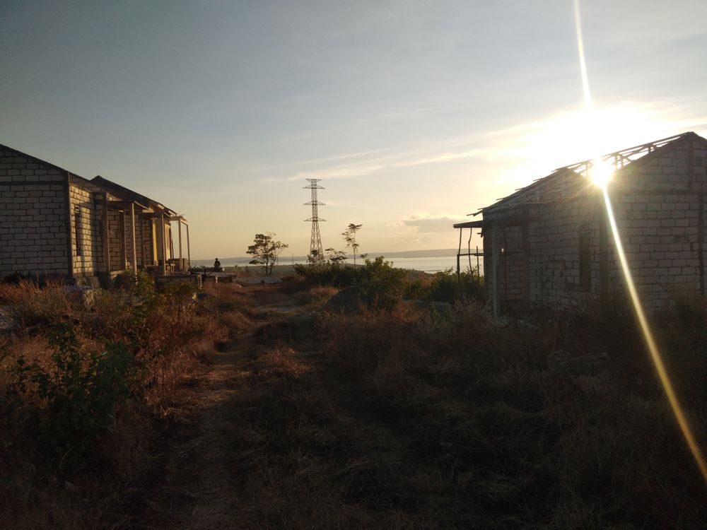 foto gerbang perumahan FLOSINDO CENDANA TIMOR