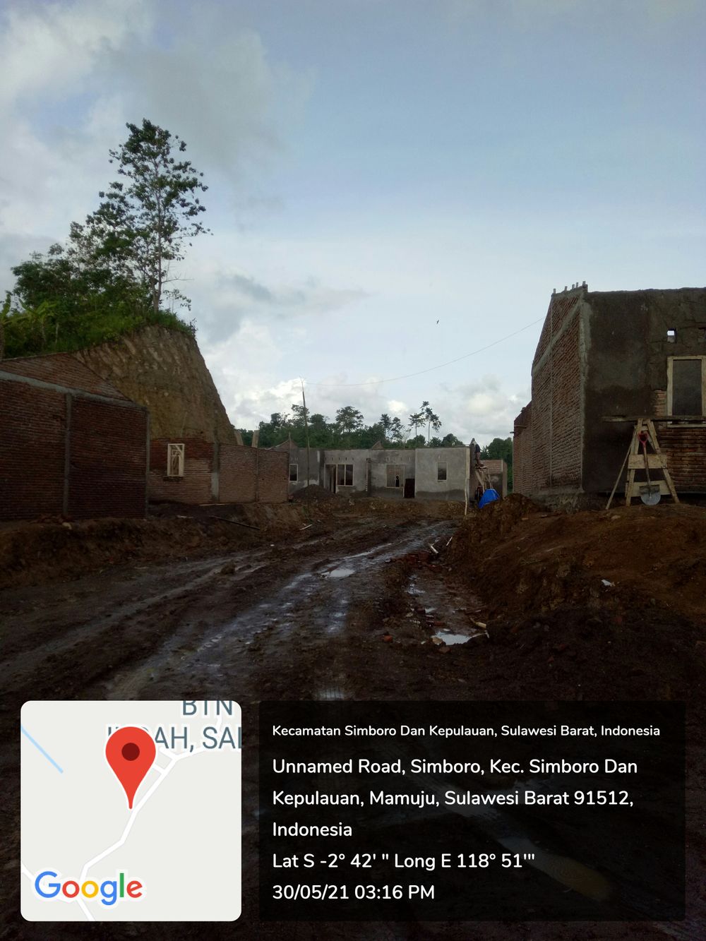 foto gerbang perumahan GRIYA UTAMA RESIDENCE PAMOMBONG MANDIRI