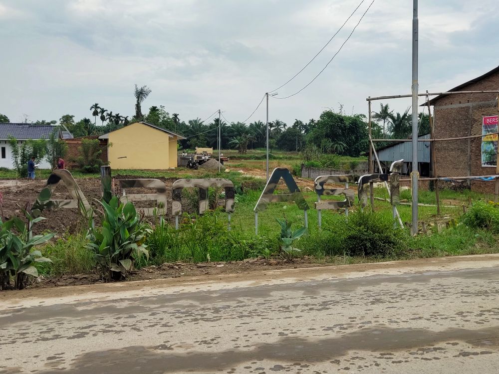 foto gerbang perumahan ALAM ASRI