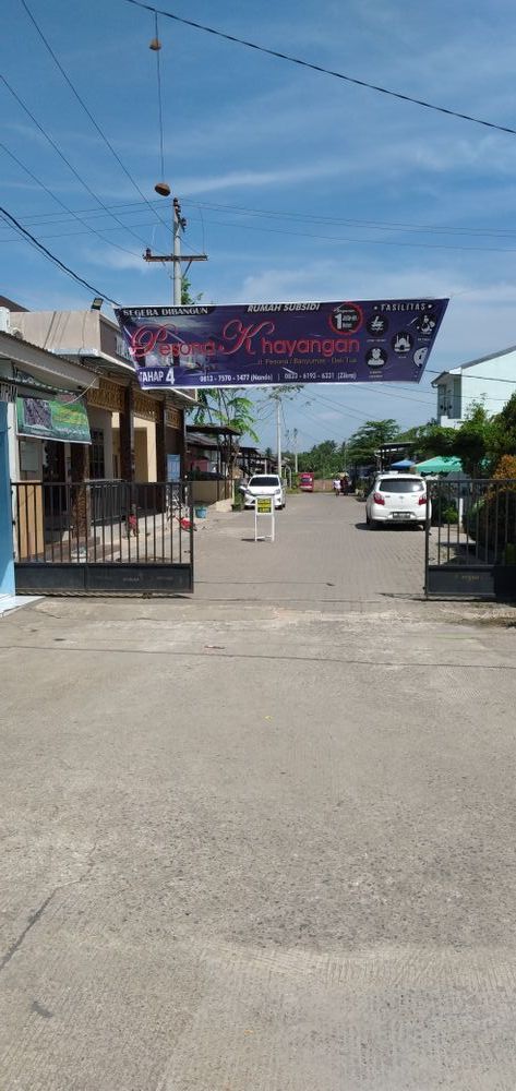 foto gerbang perumahan PESONA KHAYANGAN 4