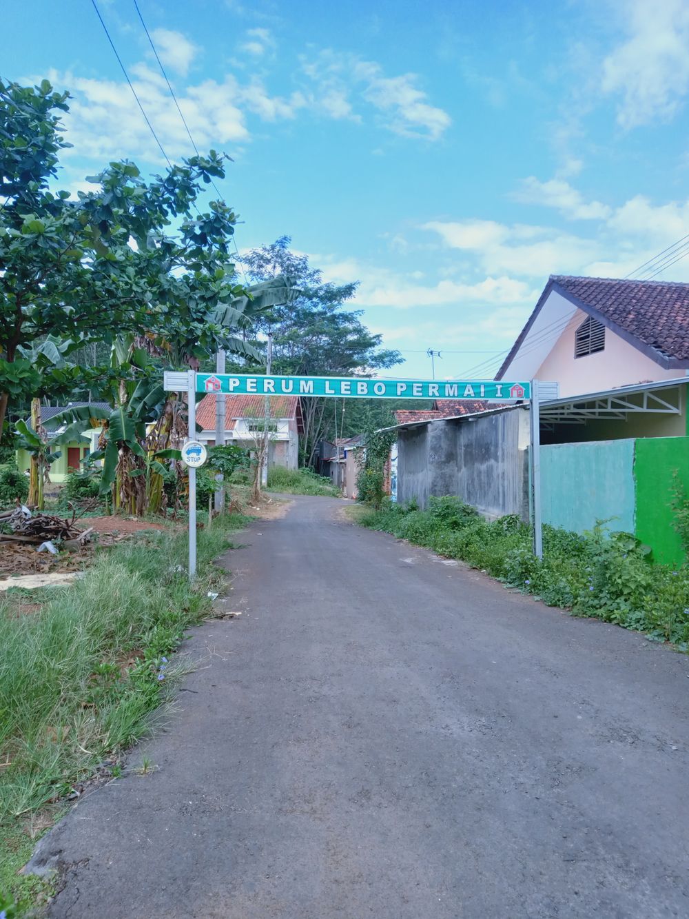 foto gerbang perumahan Griya Lebo Permai 1
