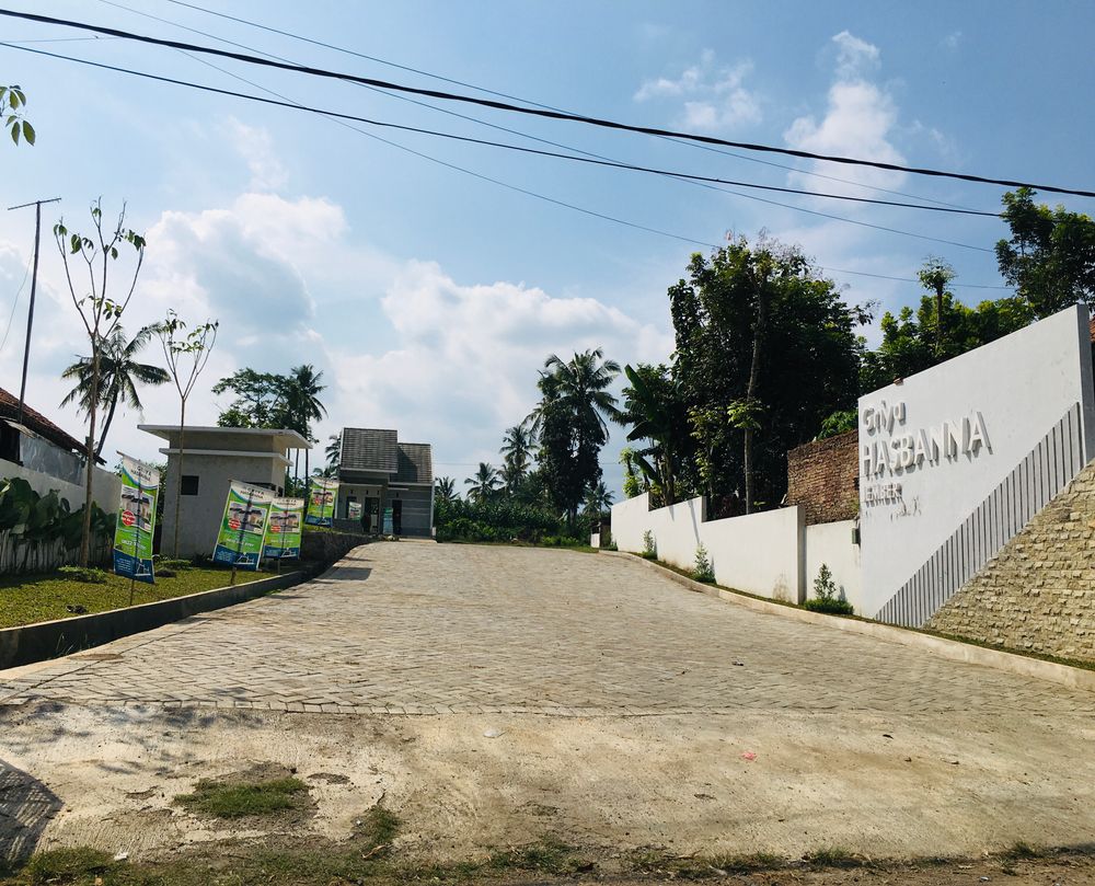 foto gerbang perumahan GRIYA HASBANNA JEMBER
