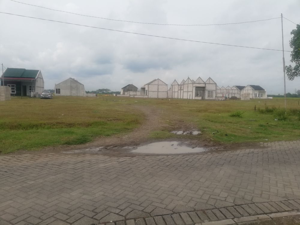 foto gerbang perumahan NGAWI INDAH RESIDENCE