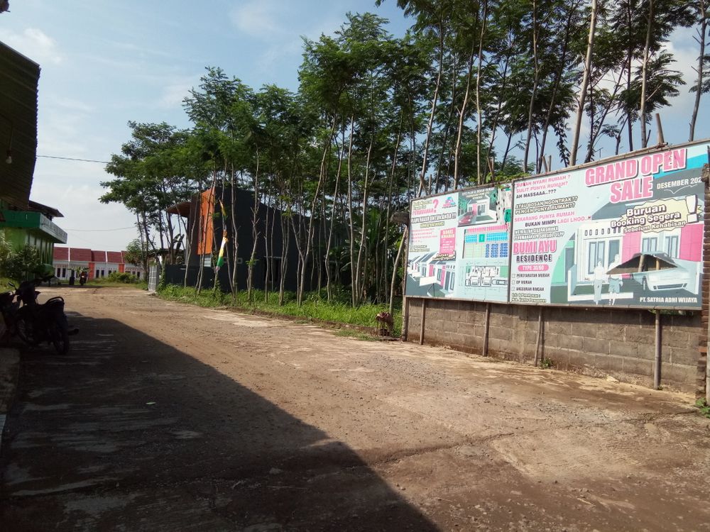foto gerbang perumahan Bumiayu Residence