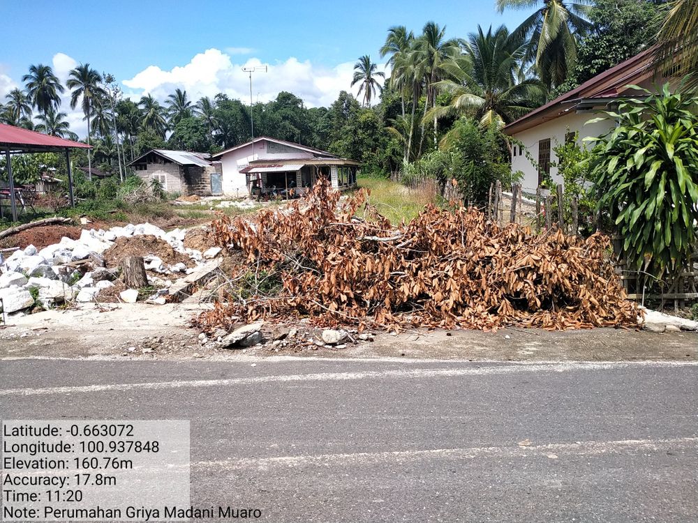 foto gerbang perumahan GRIYA MADANI MUARO