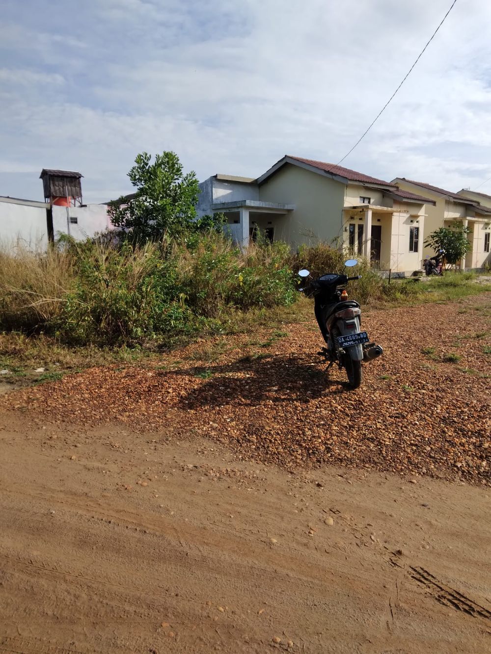 foto gerbang perumahan MAHKOTA RIDILLA 4