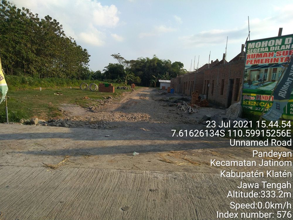 foto gerbang perumahan Griya Pandeyan kencana