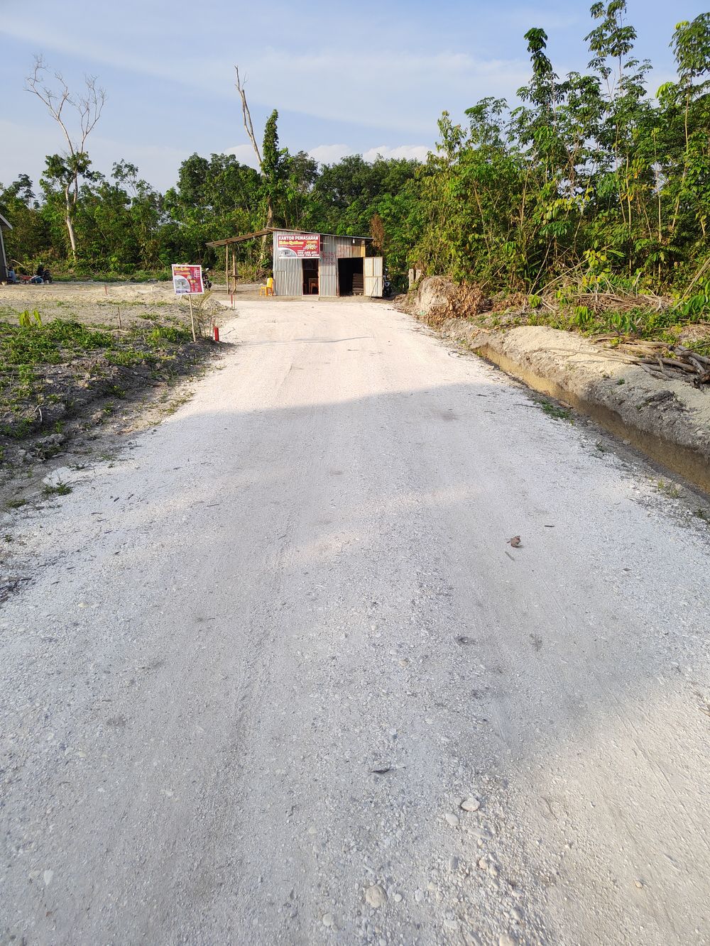 foto gerbang perumahan HALWA RESIDENCE