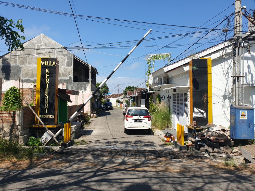 foto gerbang perumahan VILLA KERTOSARI