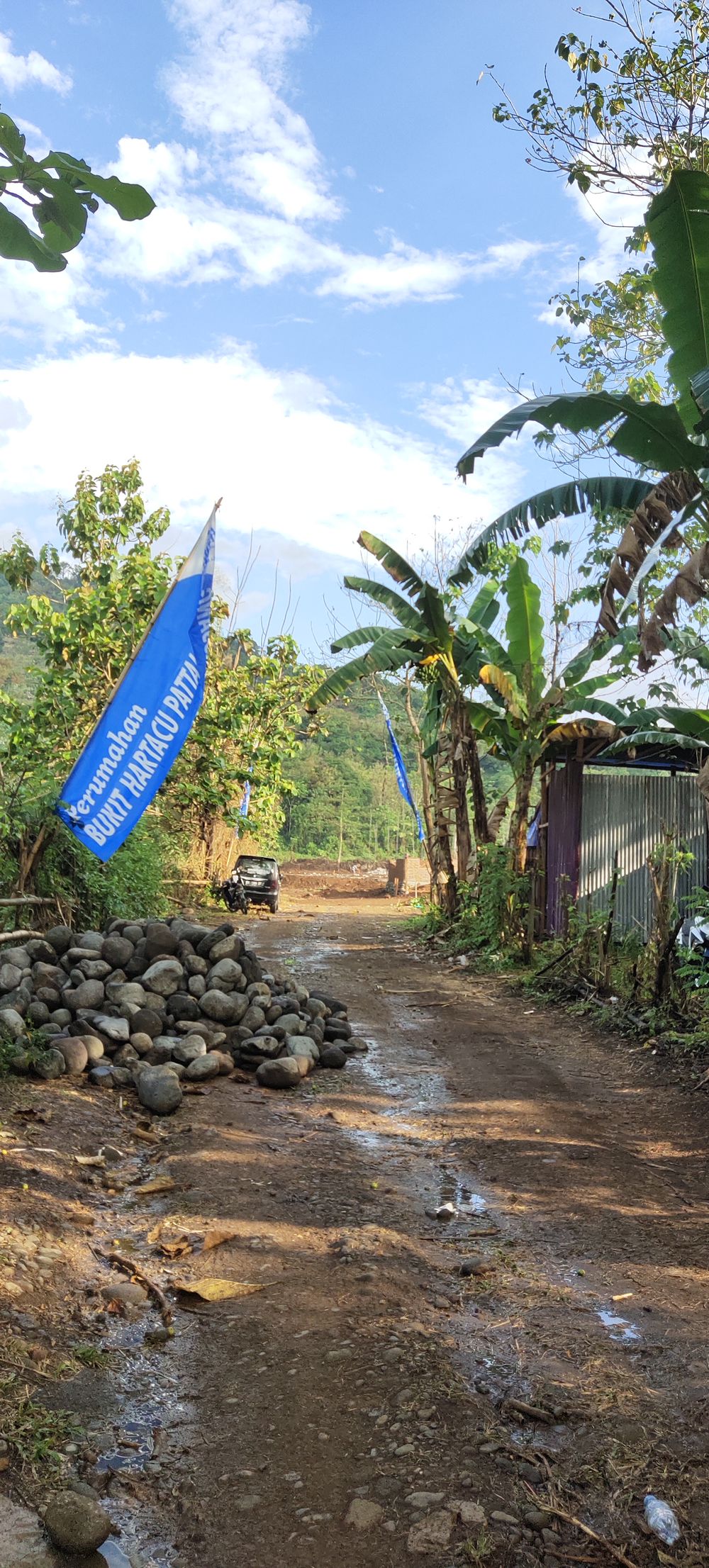 foto gerbang perumahan BUKIT HARTACU