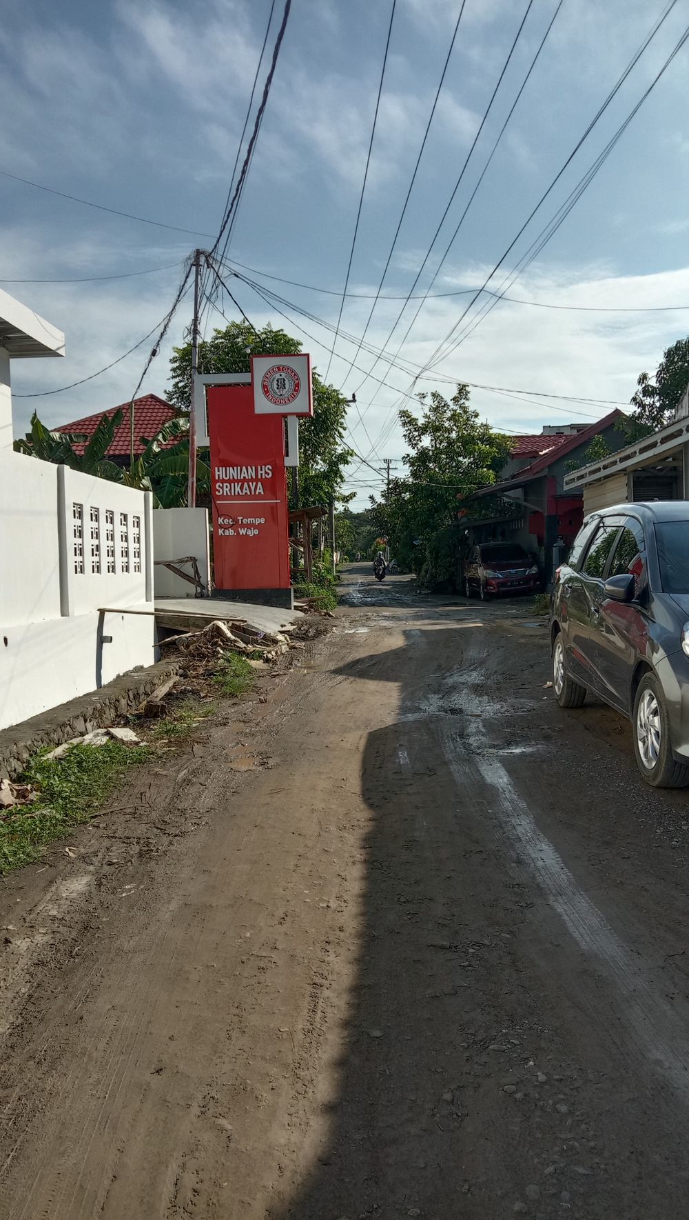 foto gerbang perumahan HUNIAN HS SERIKAYA 1