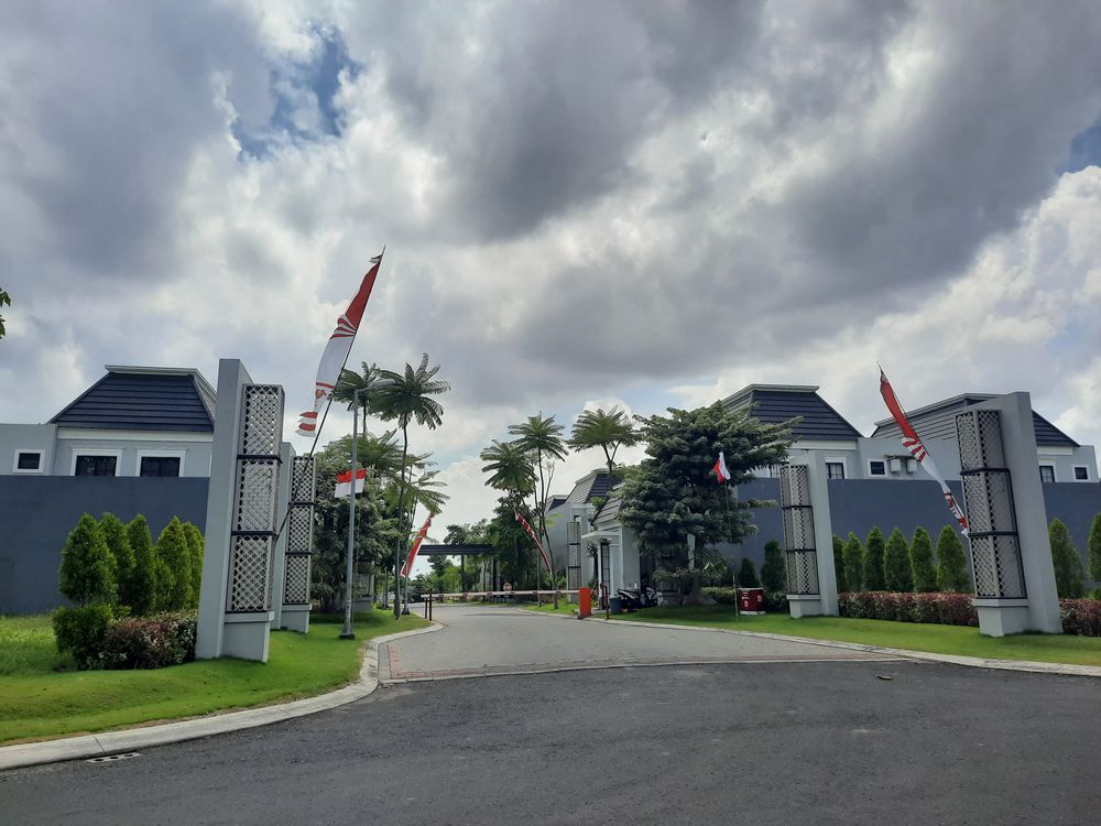 foto gerbang perumahan OAKWOOD PARK CITRALAND