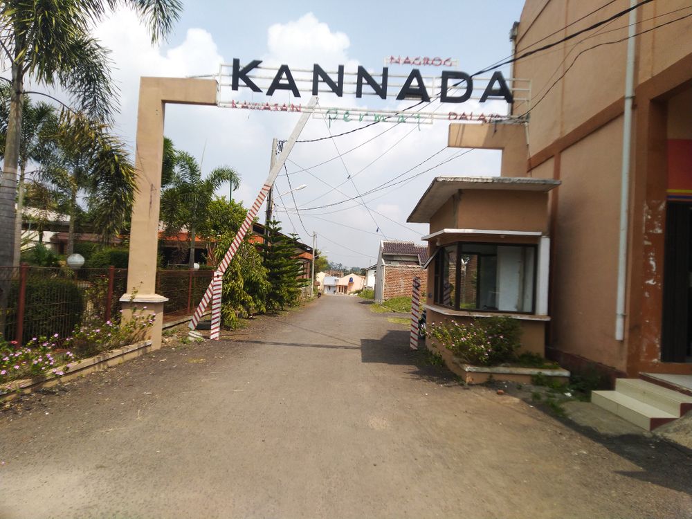 foto gerbang perumahan PERUM KANNADA PERMAI
