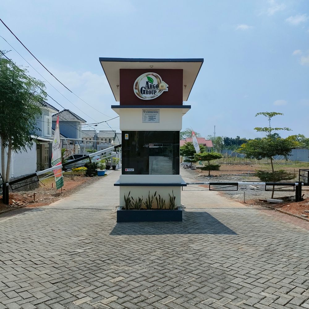 foto gerbang perumahan GRIYA KHARISMA