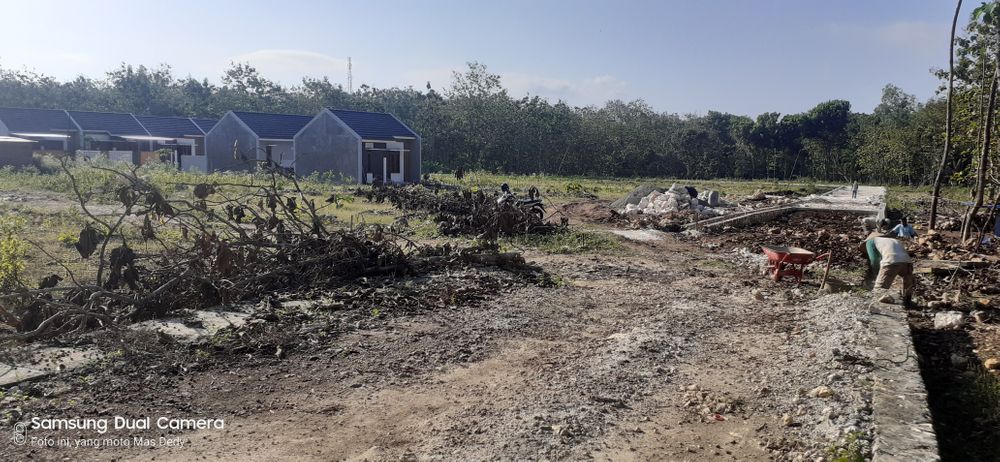 foto gerbang perumahan Puri Adem Ayem 2