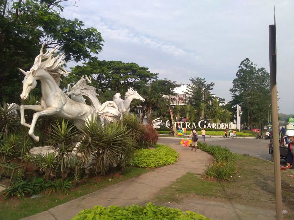 foto gerbang perumahan CitraGarden BMW