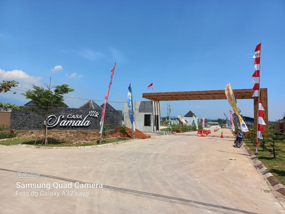 foto gerbang perumahan CASA SAMALA