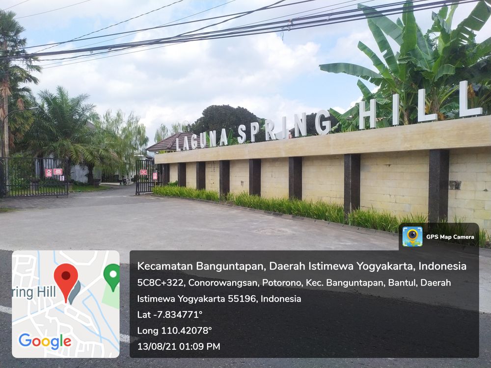 foto gerbang perumahan Laguna Spring Hill