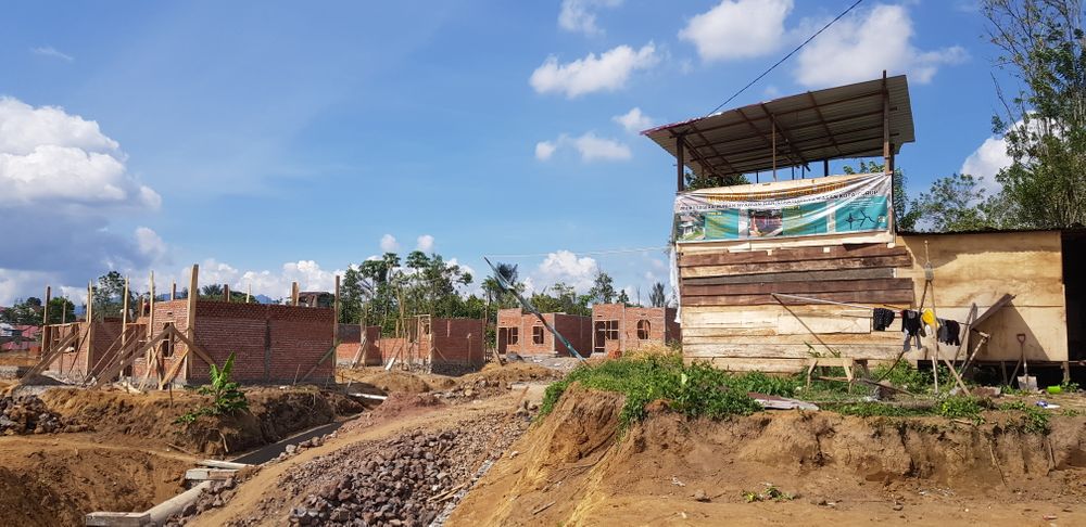 foto gerbang perumahan Grand Hill Benjiro
