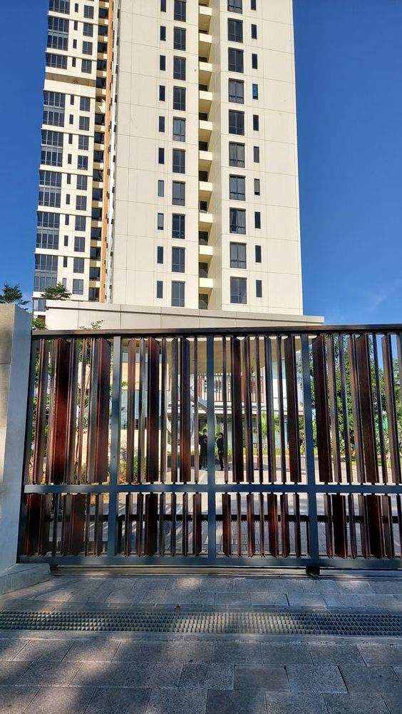foto gerbang perumahan Permata Hijau Suites
