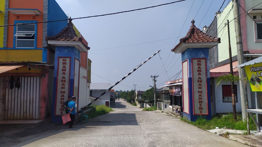 foto gerbang perumahan GRAHA AMAN MANDIRI 2