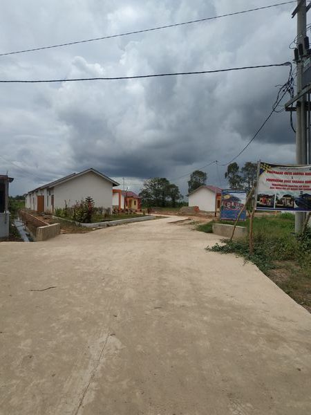 foto gerbang perumahan Bukit Bahagia Residence