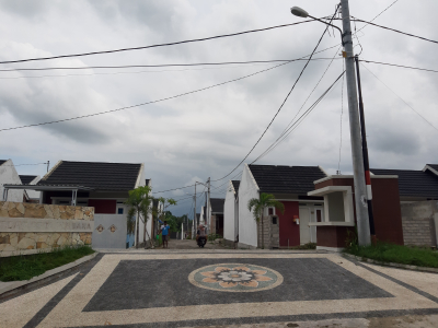 foto gerbang perumahan Puri Indah