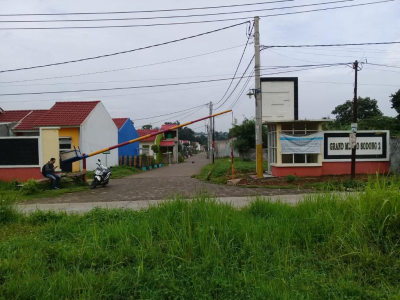 foto gerbang perumahan Grand Metro Sodong 2