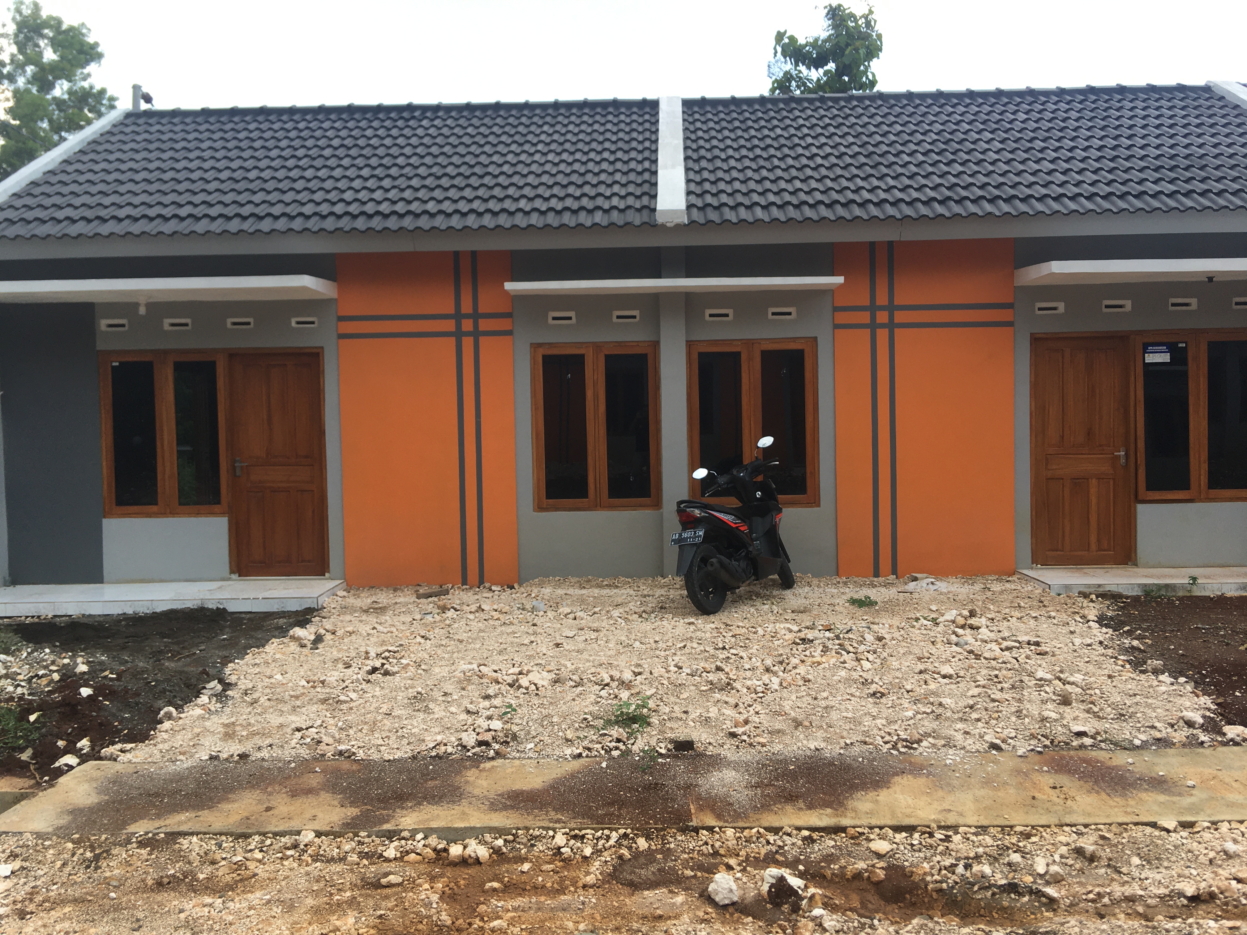 foto tampak rumah tipe subsidi perumahan GRIYA PANORAMA PIYAMAN