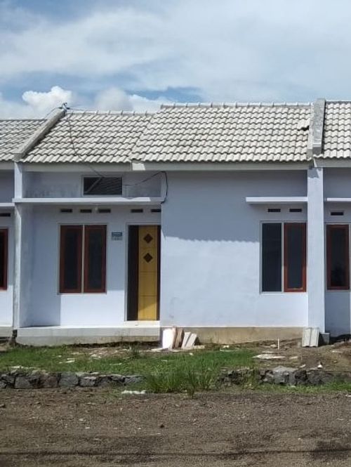 foto tampak rumah tipe 21/72 perumahan PURI KARTIKA