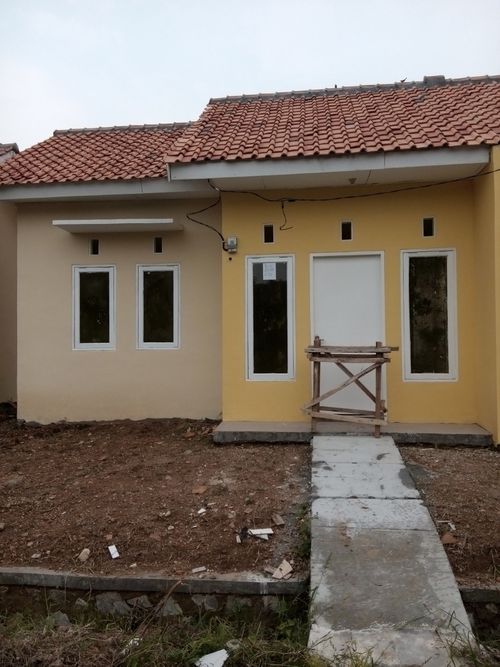 foto tampak rumah tipe RST-27-84 perumahan Perumnas Bumi Gandasari