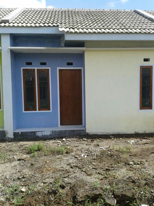 foto tampak rumah tipe RSS perumahan Pessona Wirolegi