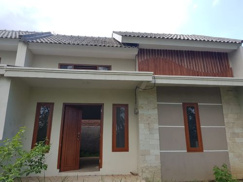foto tampak rumah tipe KOMERSIL perumahan GREEN KALIPURO