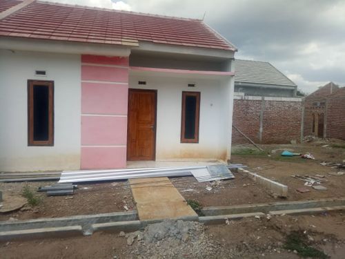 foto tampak rumah tipe PGM  perumahan PANCA GARDEN MADIUN