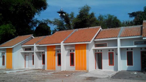 foto tampak rumah tipe 32/72 perumahan BUMI KERTONEGORO