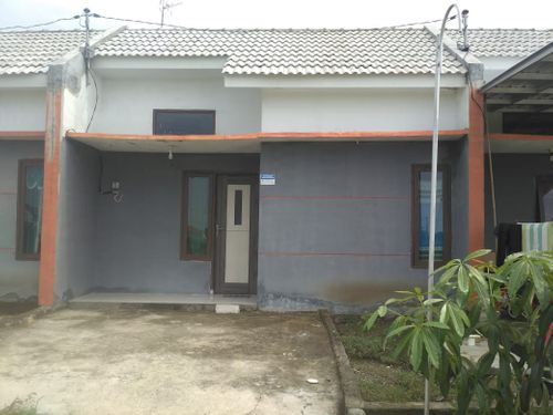 foto tampak rumah tipe 33/66 perumahan D Merakmas