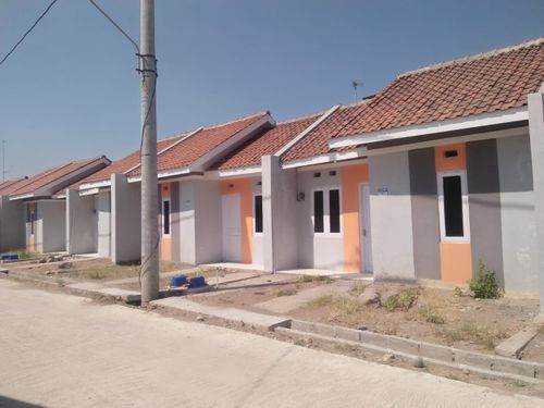 foto tampak rumah tipe 30/60 perumahan Griya Bhina Karya 2
