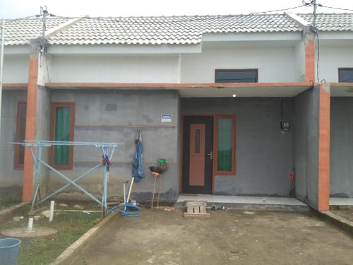 foto tampak rumah tipe 33/66 perumahan D Merakmas