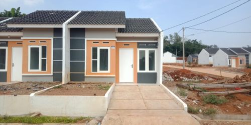 foto tampak rumah tipe 28 / 94 perumahan PURI ARRAYA