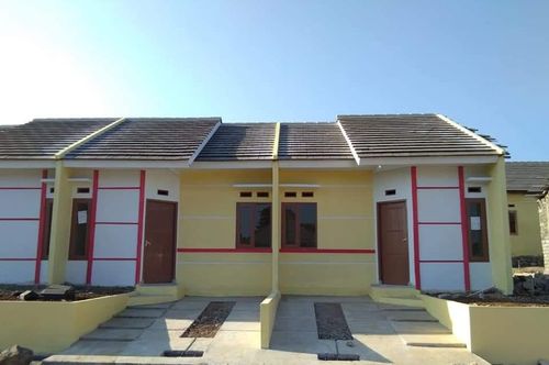 foto tampak rumah tipe 30 perumahan Karang Kencana