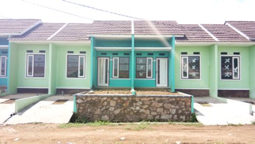 foto tampak rumah tipe 22 perumahan Cidura Regency