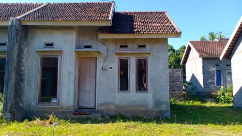 foto tampak rumah tipe 100 perumahan GRIYA KAMBOJA