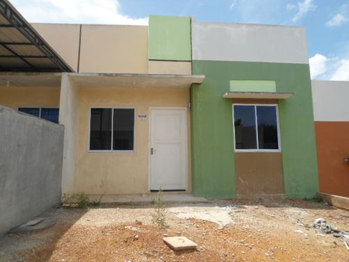 foto tampak rumah tipe barak perumahan Griya Pinang Asri