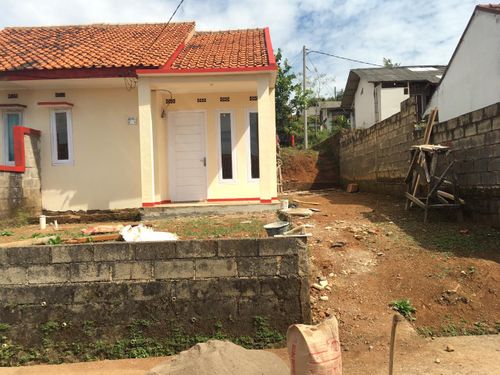 foto tampak rumah tipe 36/100 perumahan Perum Bukit Cisalak Permai
