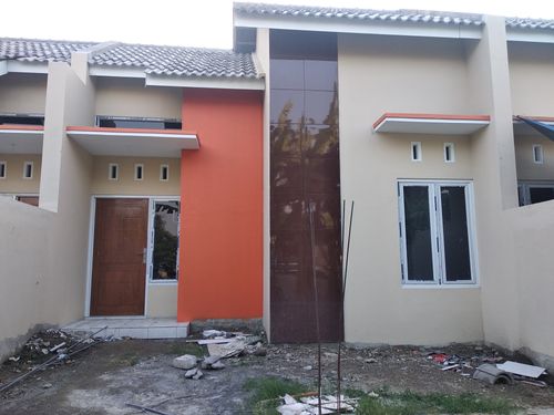 foto tampak rumah tipe Tyte 30/61 perumahan GRIYA NGLAWAK ASRI